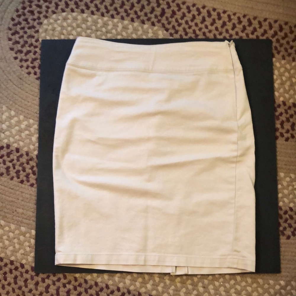 Classic tan Wili Smith midi size 10 classy work play versatile